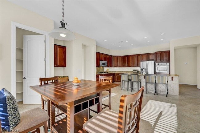 Building Photo - 2357 Wisconsin Dells Dr