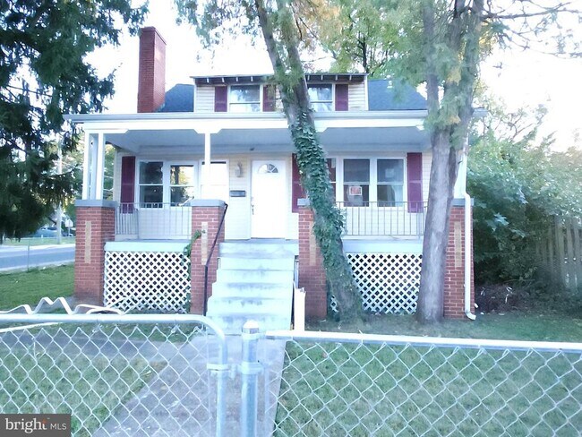 Building Photo - 5023 Emo St