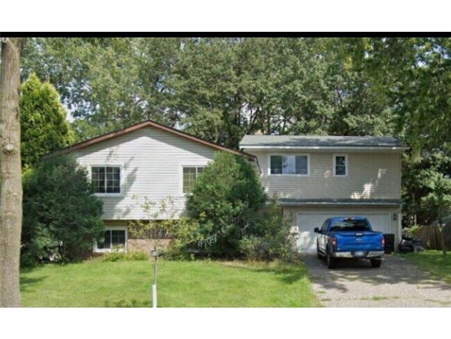 Primary Photo - 504 Crestview Dr S
