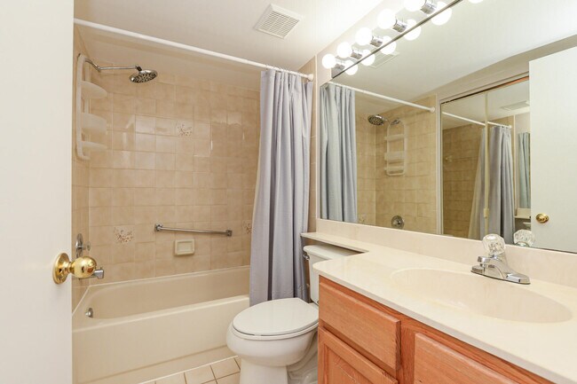 Building Photo - 2504 SE Anchorage Cove