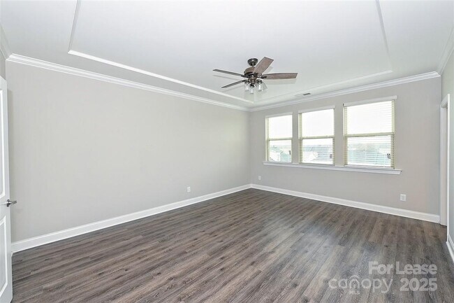 Building Photo - 2635 Statesville Ave