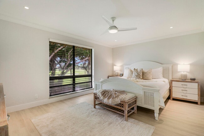 Building Photo - 438 Brackenwood Ln S