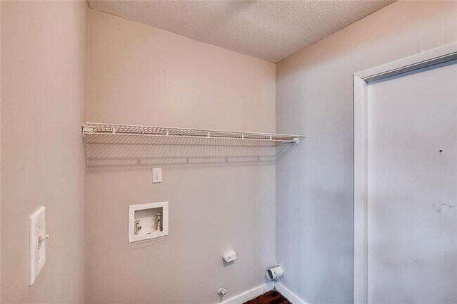 Building Photo - 9407 Quail Meadow Dr