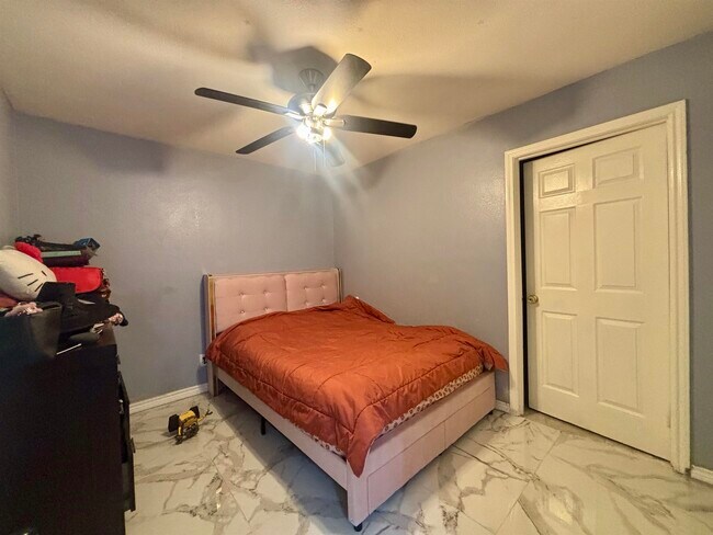 Building Photo - 2616 Comal Loop