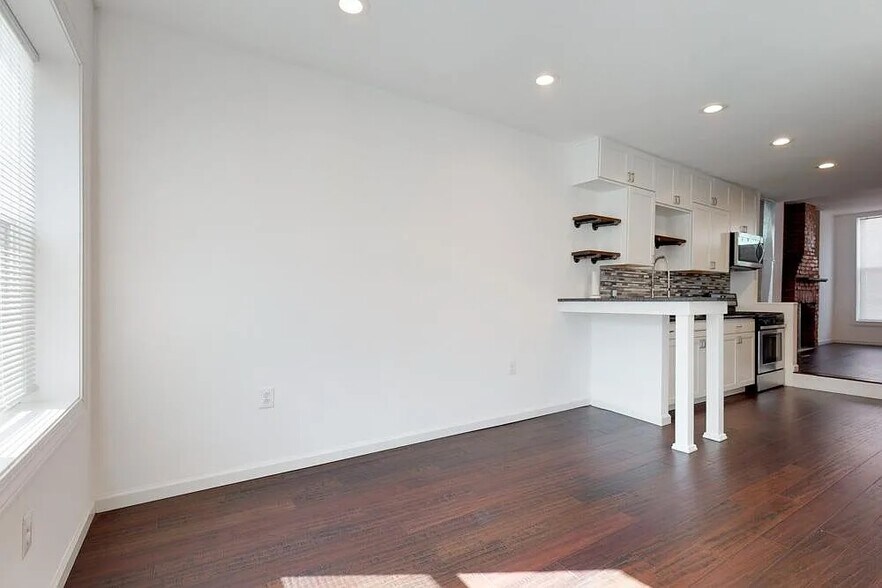 Building Photo - 1711 Latrobe St