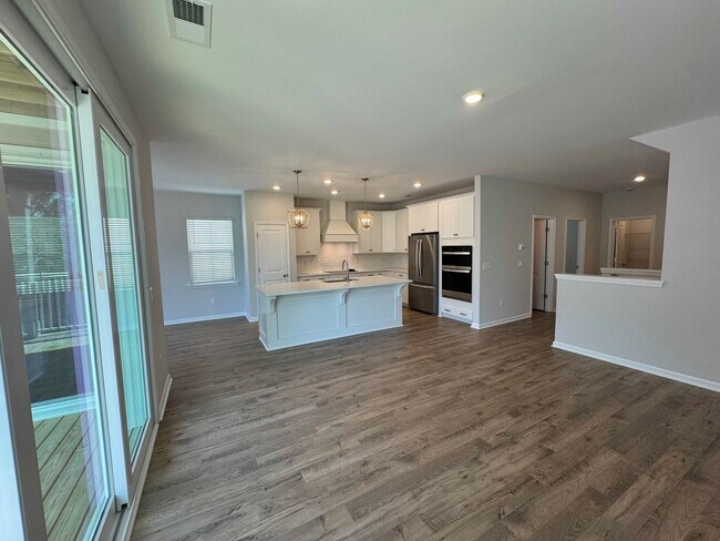 Building Photo - 20 Ladyslipper Ln