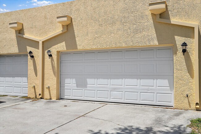 Building Photo - 316 34th Ave N
