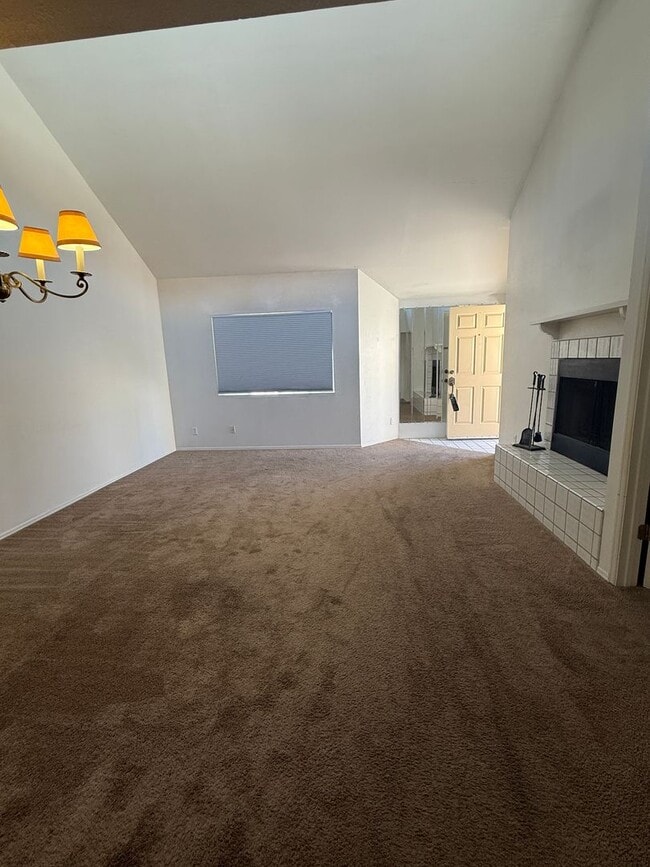 Building Photo - Discover your cozy desert home in this 1-b...