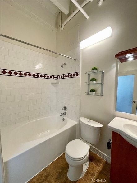 Building Photo - 312 W 5th St