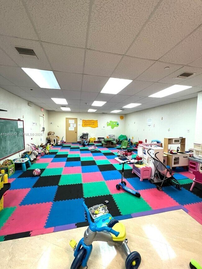 Building Photo - 1111 Crandon Blvd