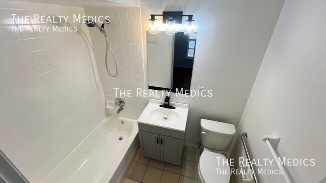 Building Photo - 1984 Agora Cir SE