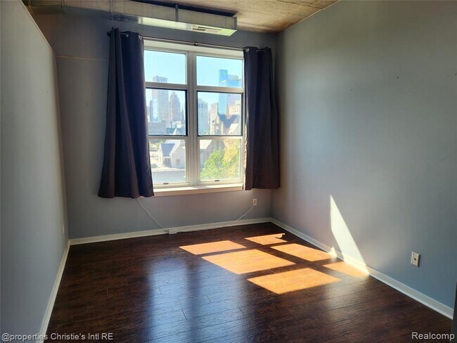 Building Photo - 66 Winder St