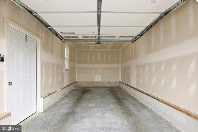 Building Photo - 5002 Pebble Ln W