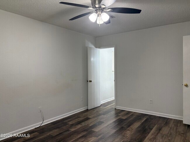 Building Photo - 205 Brookwood Cir