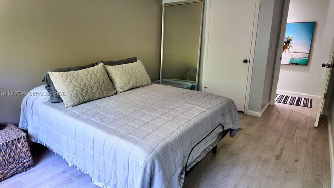 Building Photo - 5840 NE 22nd Way