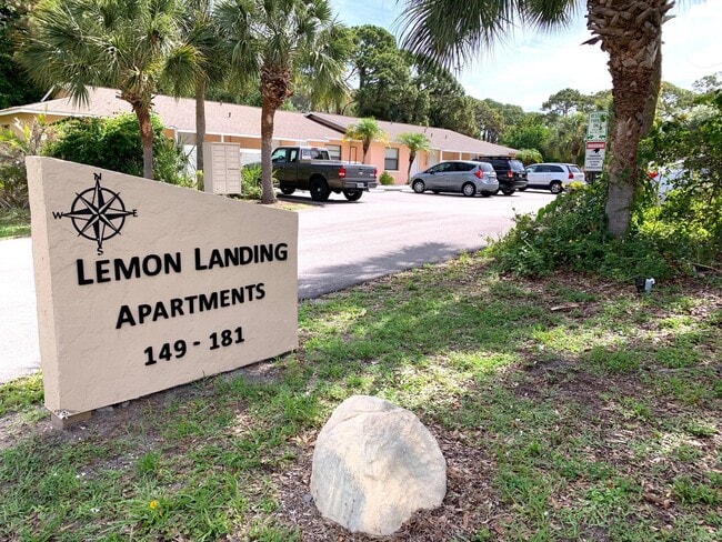 Building Photo - 8388 S Tamiami Trl
