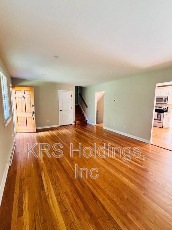 Building Photo - 2318 Penrose Dr