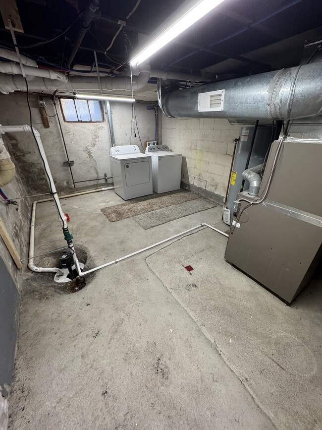 Building Photo - 1925 Sheridan Rd