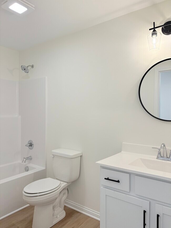 Building Photo - 1307 Helmsdale Ave