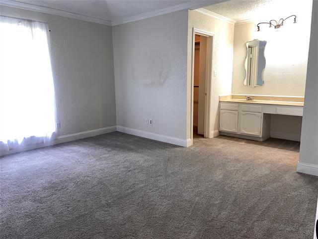 Building Photo - 1005 Bass Dr