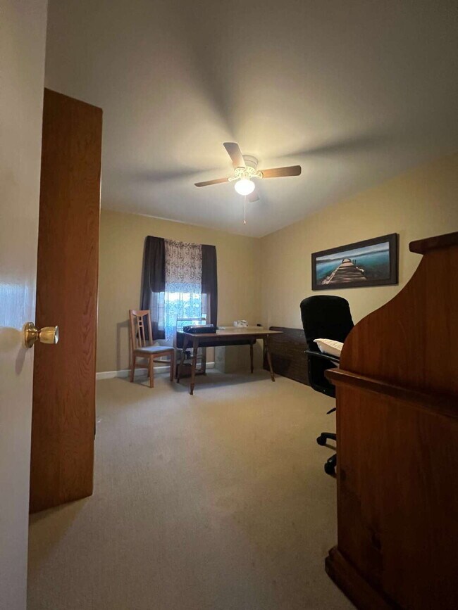 Building Photo - Lovely One Level House in SW Roanoke! 3 Bd...