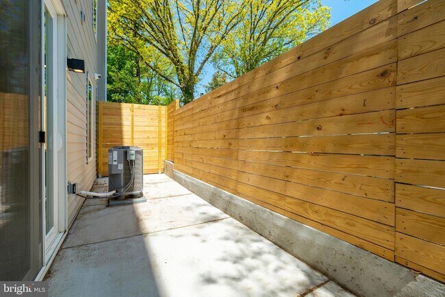 Building Photo - 45 W Haines St