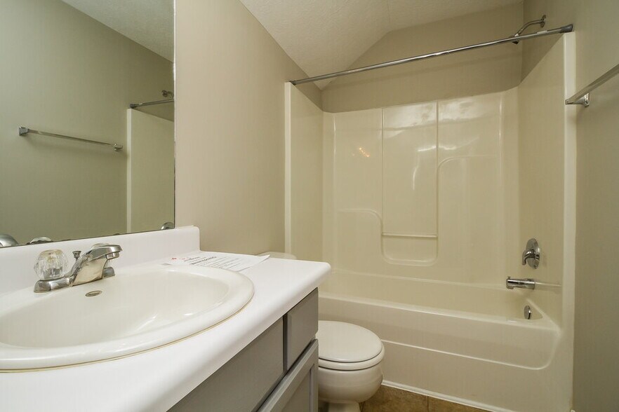 Building Photo - 2726 Apostle Ln