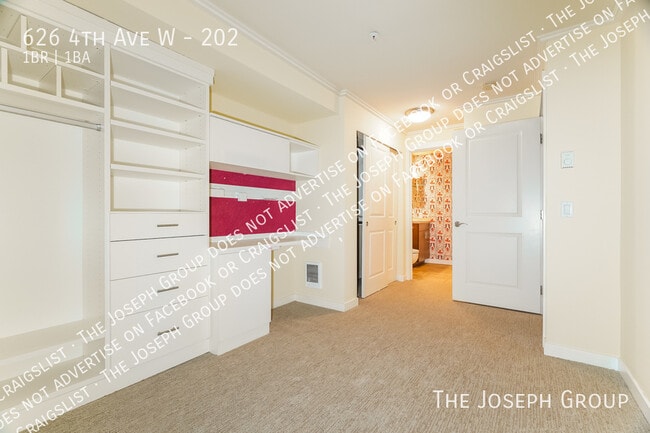 Building Photo - 626 4th Ave W