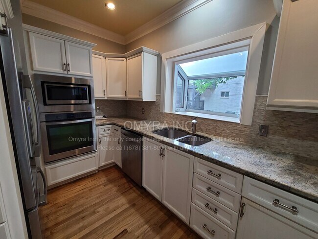 Building Photo - Gorgeous 4 Bedroom Home in Decatur!