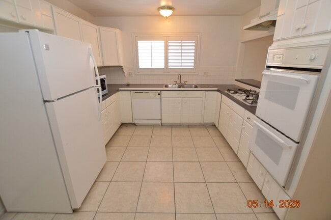 Building Photo - 608 Anatolia Ln