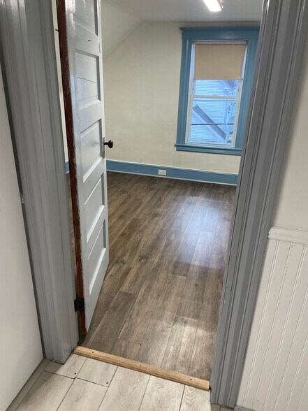 Building Photo - 76 Benham St