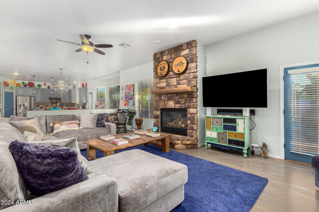 Building Photo - 20475 E Palomino Dr