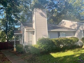 Building Photo - 337 Somerset Dr