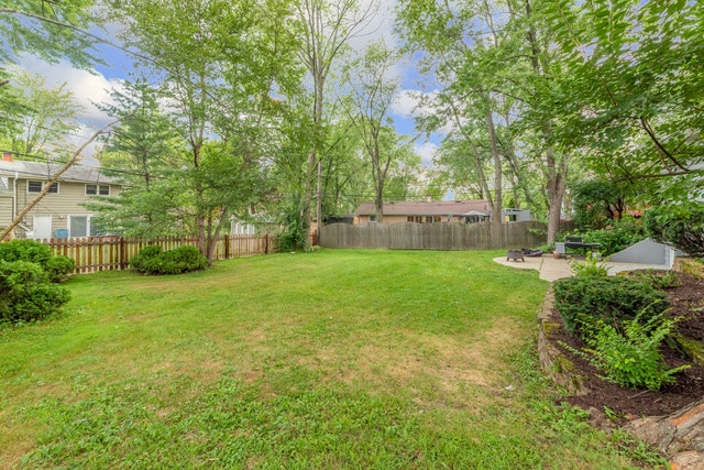 Building Photo - 21W021 Marlborough Ln