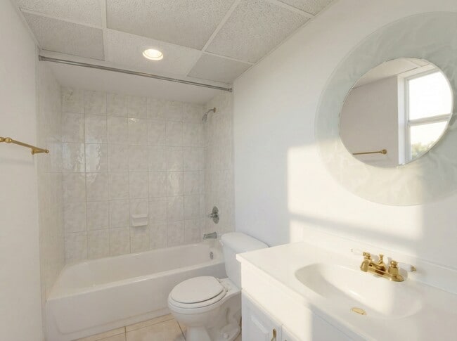 Building Photo - 470 Executive Center Dr