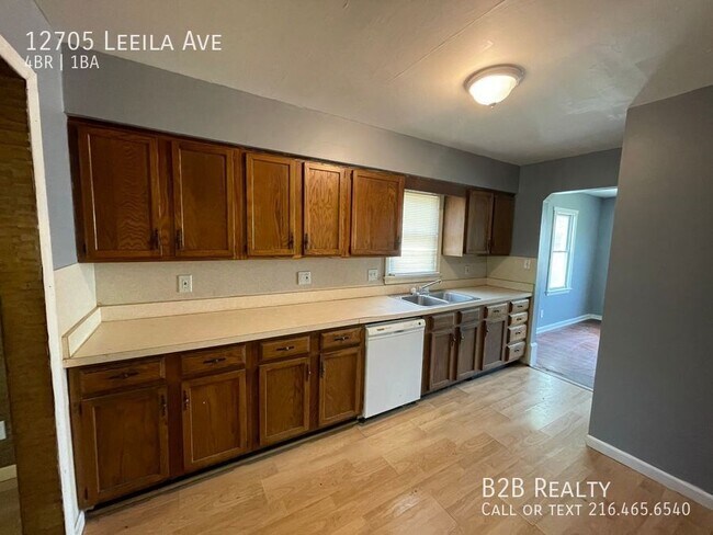 Building Photo - 12705 Leeila Ave
