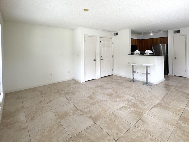 Building Photo - 1000 Crystal Way