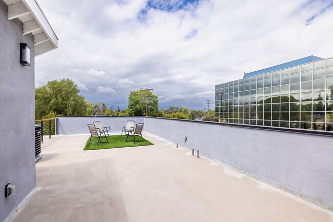 Primary Photo - 22822 Leonora Dr