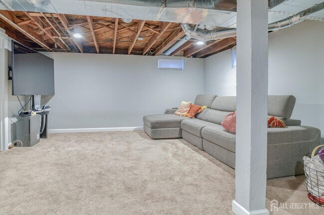 Building Photo - 186 Prigmore St