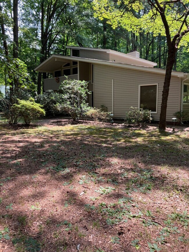 Building Photo - 4852 Rosewell Dr