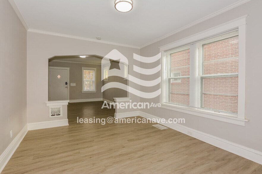 Building Photo - 4021 S Spring Ave