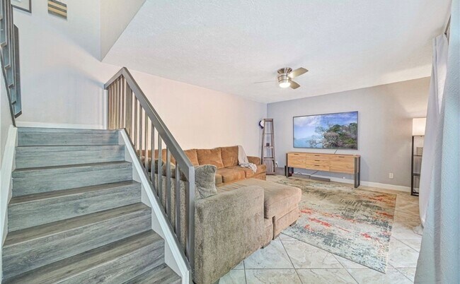 Building Photo - 1430 Park Shore Cir