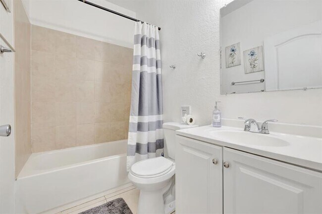 Building Photo - 1816 SW 21st St