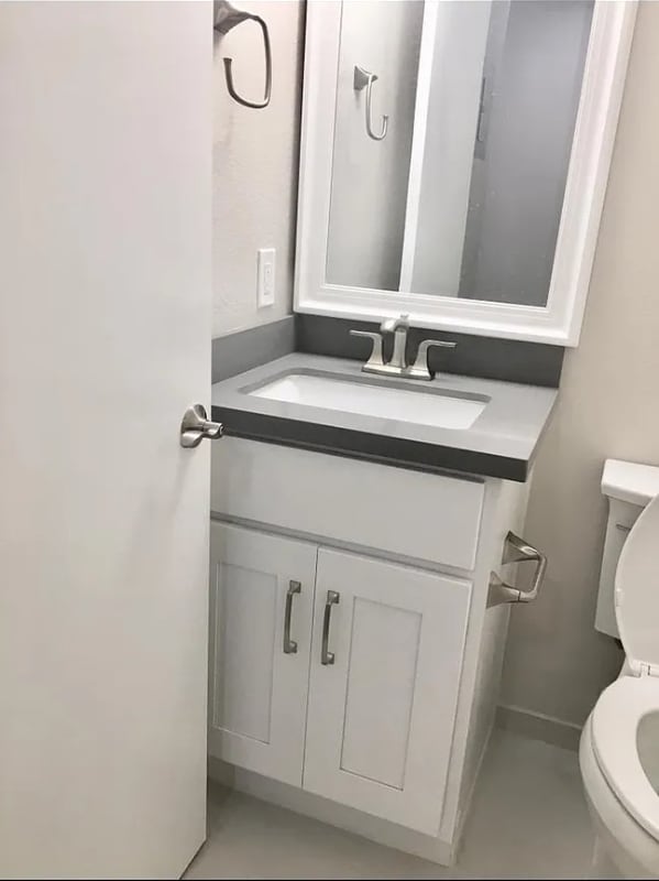 Building Photo - 1145 Linden Ave