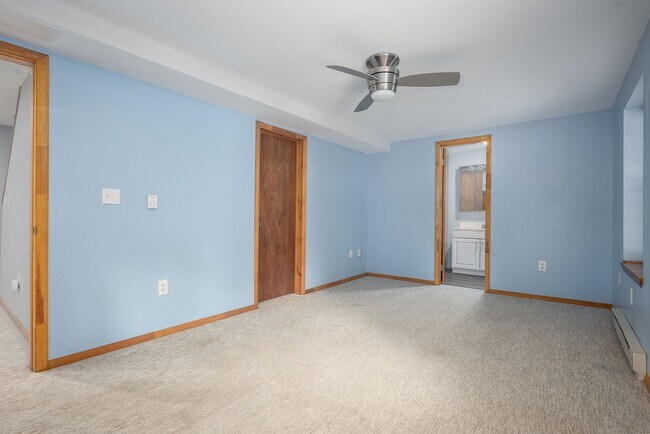 Building Photo - 505 4th