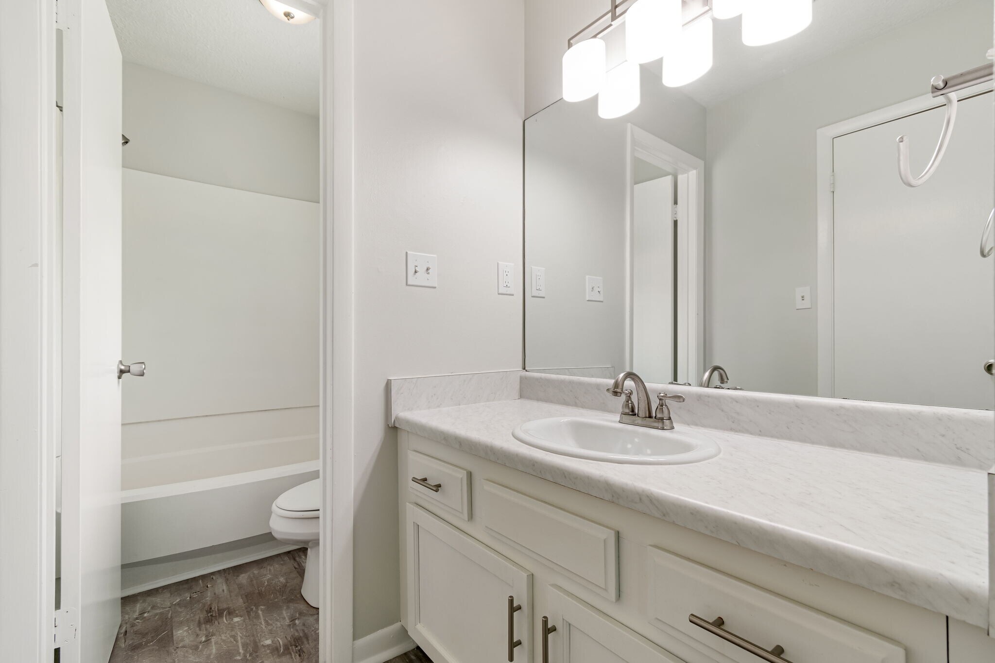 Building Photo - 5608 Hickory Meadows Ct