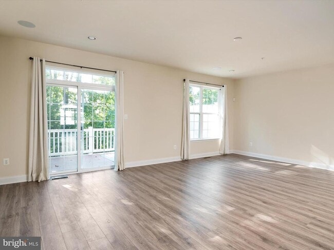 Building Photo - 1221 Orchid Rd