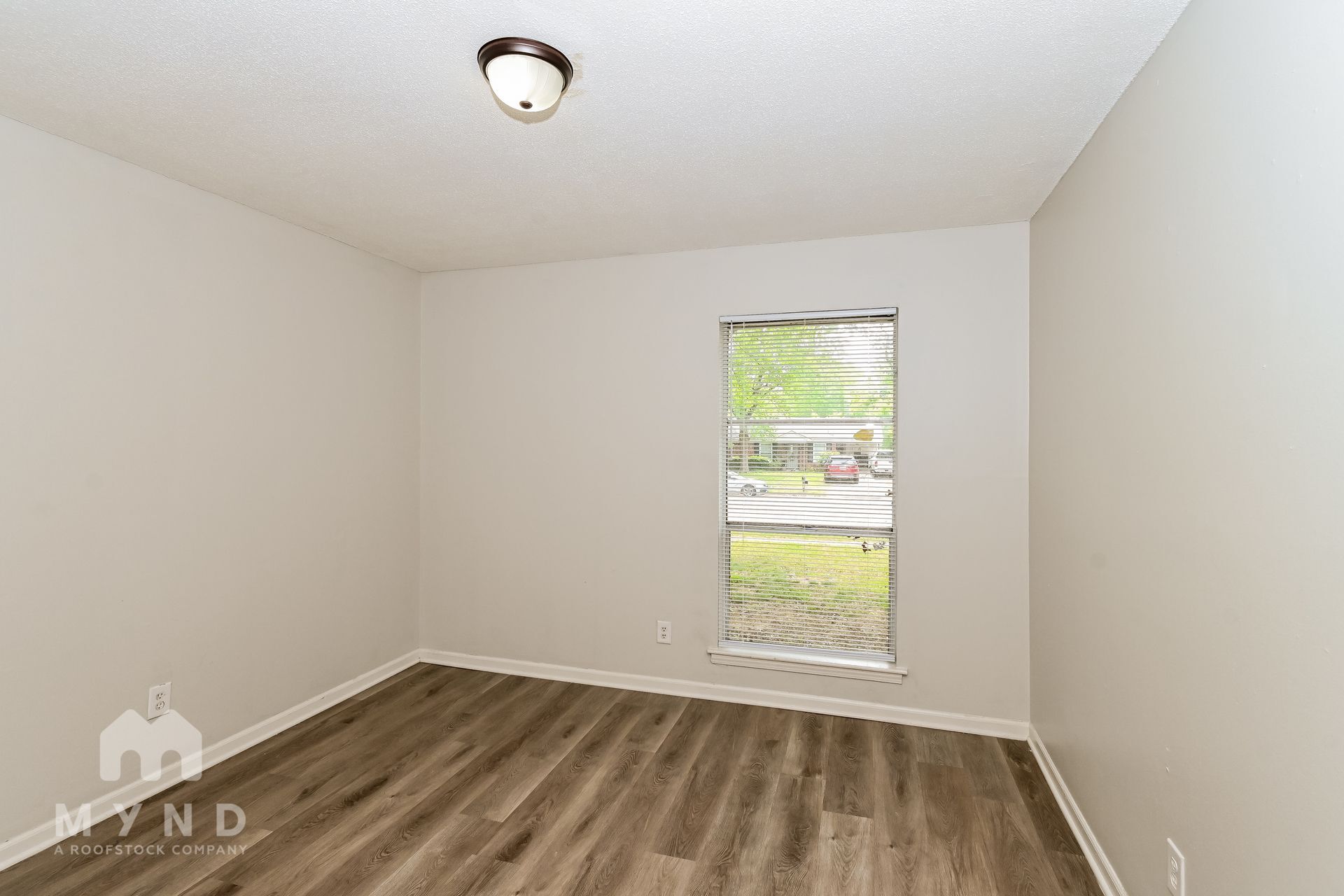 Building Photo - 2890 Briarwood Dr