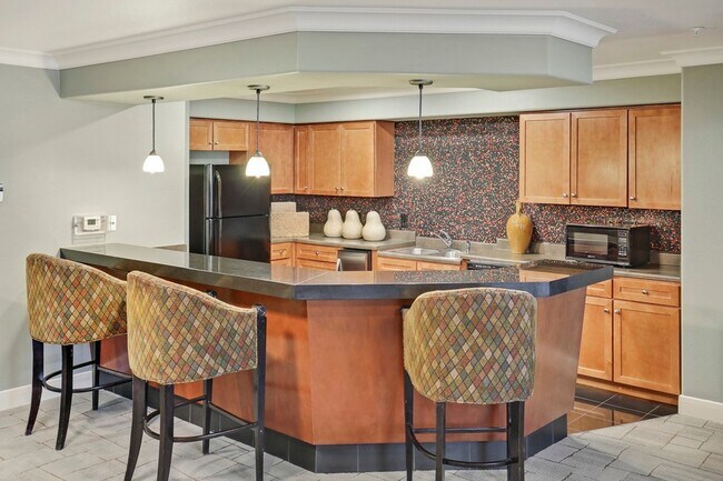 Building Photo - 330 Las Colinas Blvd E