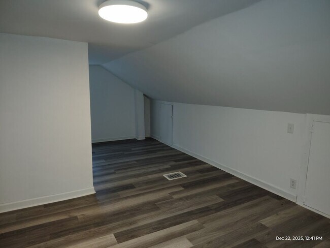 Building Photo - Stunning 3-Bed Bungalow